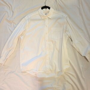 Gap Basic White Button-Up Shirt Small